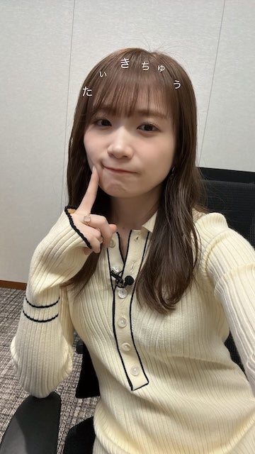 秋元真夏の頭上に「たいきちゅう」の文字？