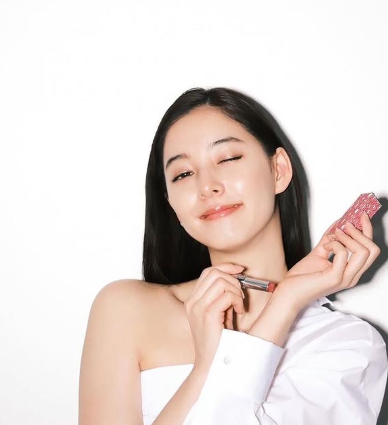 「本当に綺麗」新木優子がDIOR限定ケースを紹介