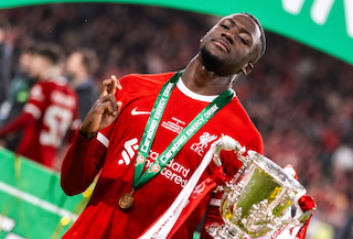 遠藤の同僚、優勝セレモニーでまさかの