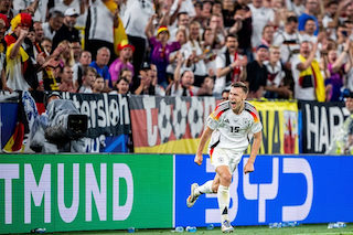 ドイツ代表EUROベスト8進出！今大会初先発のDFが本拠地で躍動！