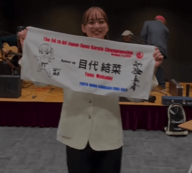 「押忍！」美しすぎる空手家、祝賀会でレア動画披露！”ヌンチャク・正拳突き”にファン感動「どんどんいい女になって来てる」