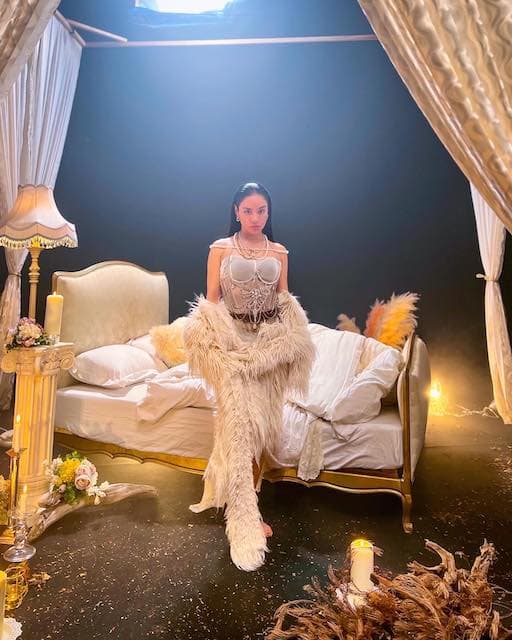 Awich　新曲MVのショット公開に「カッコ良すぎ」の声続出！