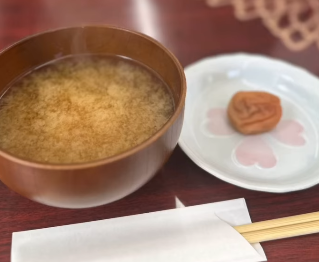 伊達公子、人参ジュース断食中のデトックス散歩を報告！大室山リフトは断念