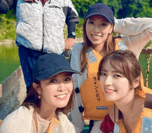 「みんなめっちゃカワイイやん」人気モデルのライン下り！”スプラッシュ・ムービー”にファン白熱「とっても楽しそう」