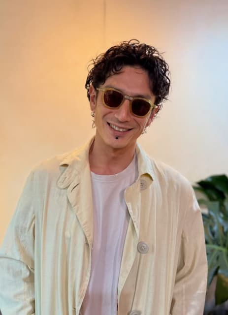 パーマをかけた俳優・伊勢谷友介がかっこいい！「めっちゃ似合ってる」と話題に！