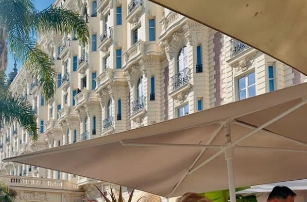 「圧倒的オーラ」デヴィ夫人、ユネスコ受賞で世界を魅了！カンヌでの優雅すぎる日々に驚嘆の声