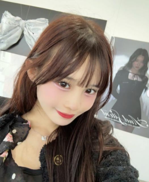 CANDY TUNE・村川緋杏、可愛いお洋服で幸せいっぱい「染まらないよ♪」