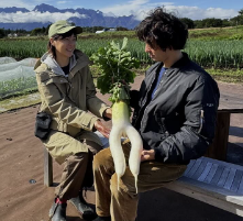 上野樹里、八ヶ岳で大根収穫！まさかの「家族写真」にファンほっこり