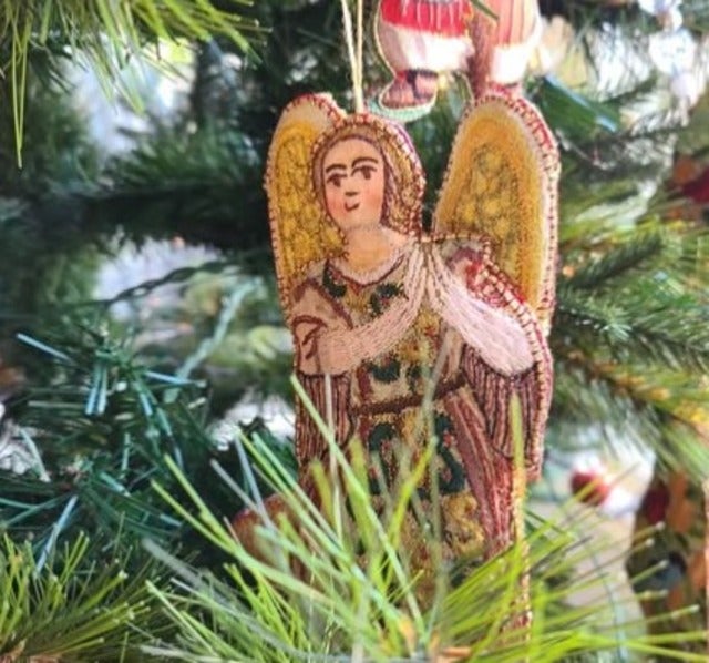 「毎年チャームは増えてほらもう限界」桃井かおりがクリスマスツリーを飾る！