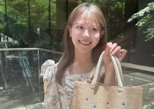 美女ゴルファー、”カラダにピースなショット”を披露！ファン「めちゃんこ可愛い」とメロメロ状態