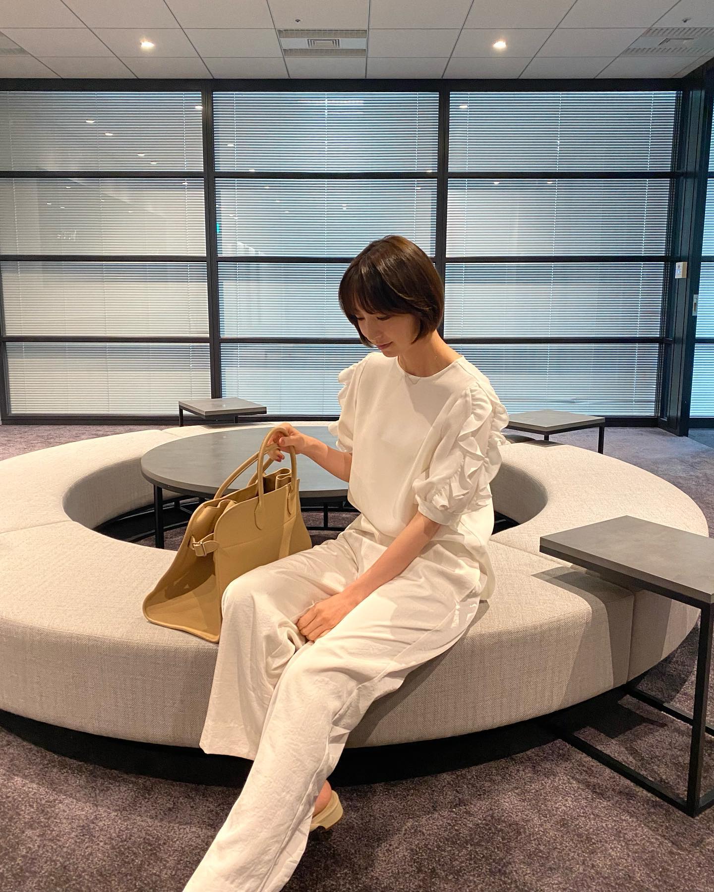 白一色❗️篠田麻里子さんのワントーンコーデ着こなし術👀✨