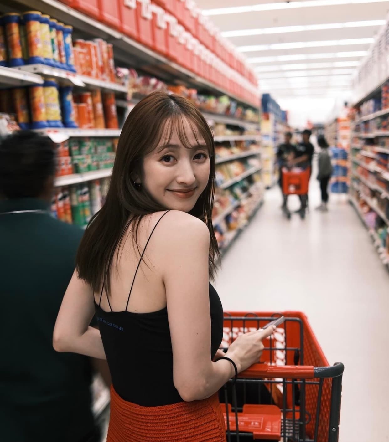 見返り美人！！！千葉ジェッツ原修太の妻・團遥香が可愛すぎてファン胸キュン！