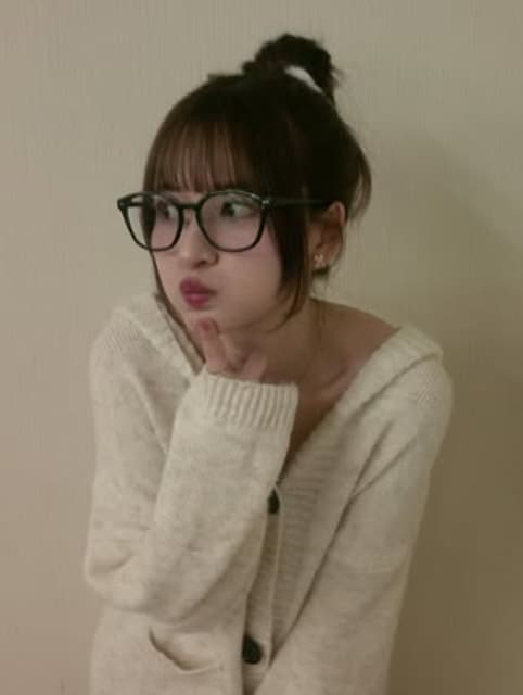 とんがった唇が可愛すぎ！ 乃木坂46・金川紗耶 最新のホワイトコーデを紹介！