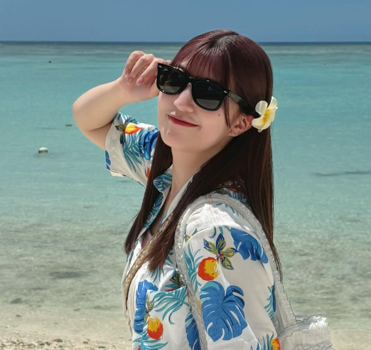 可愛すぎる！羽賀朱音がグアムで魅せた“癒しのオーラ”に絶賛の声「ロック画面の素材増えた」