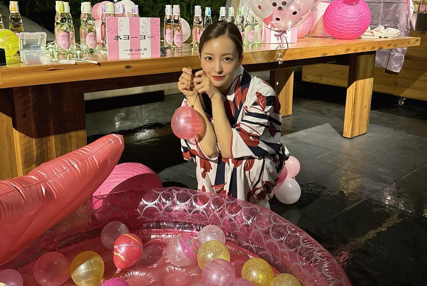 「えぐ可愛すぎます」板野友美が今年最後の夏祭りで浴衣姿を公開！