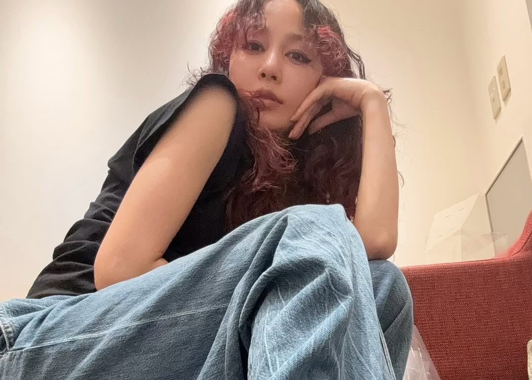 中島美嘉、足元ショットを公開　ファッション投稿に反響