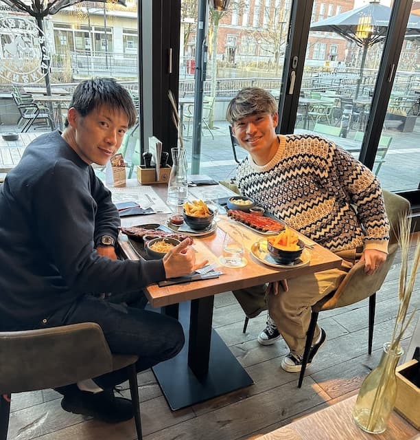 林陵平 ドイツであの有名サッカー選手と食事！