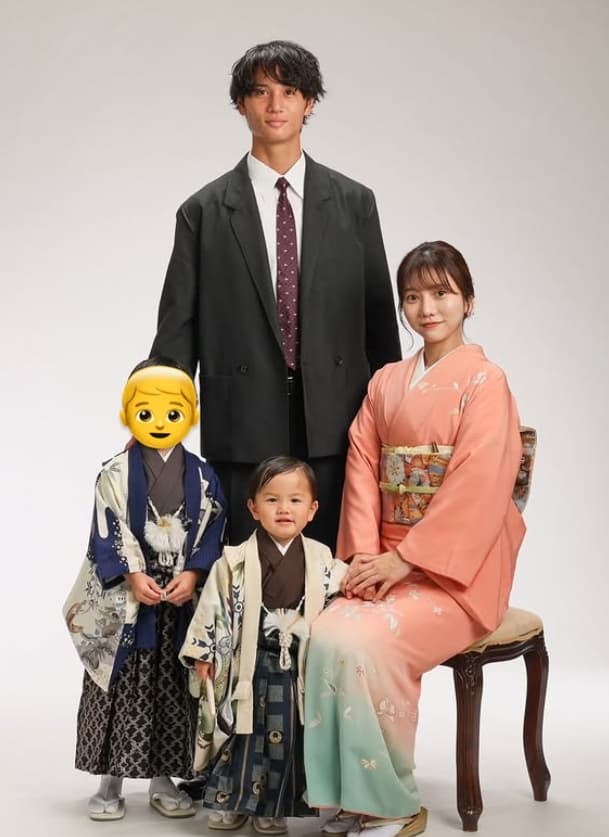 サッカー高橋祐治の妻・高城亜樹が家族ショットを公開！「素敵な家族写真です！」