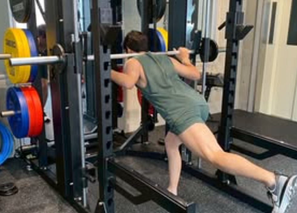 「朝はバランスから」元日本代表・細貝萌、前橋のジムでトレーニング姿を公開