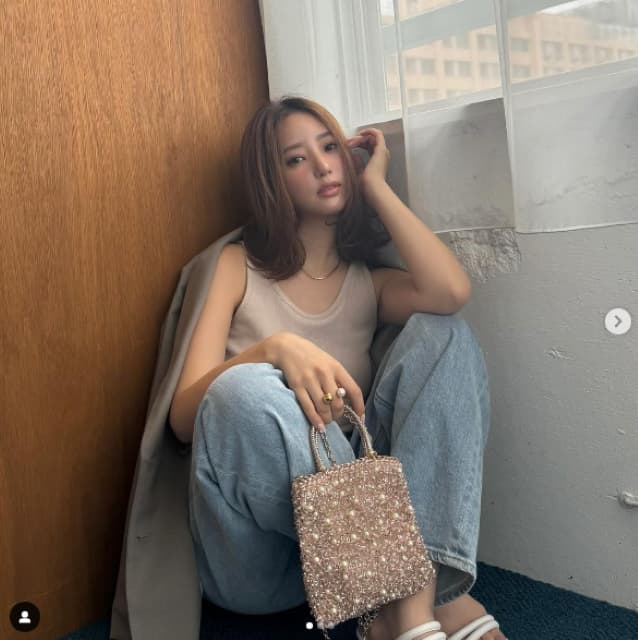 「大人っぽい綾ちゃん見れて嬉しい」中町綾、大人カジュアルなショットを公開！