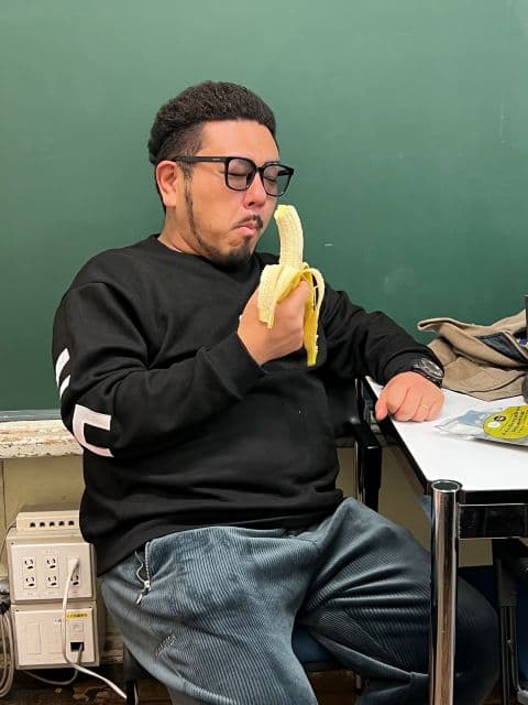 鬼越トマホーク・良ちゃん、相方のバナナ姿に「ゴリラやん」！ファンから共感の声