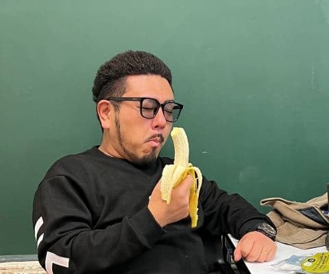 鬼越トマホーク・良ちゃん、相方のバナナ姿に「ゴリラやん」！ファンから共感の声