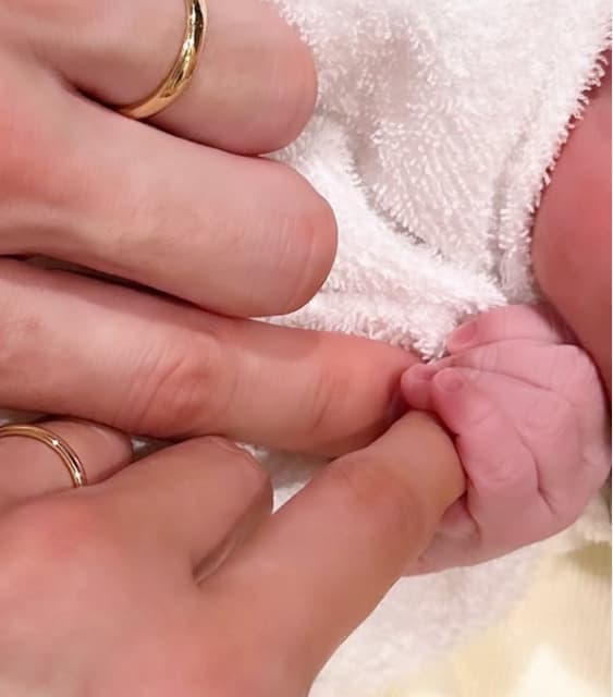 「出産本当にお疲れ様」第一子誕生を報告！元バレーボール選手・栗原恵がママに