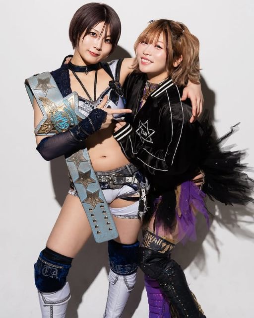 美人レスラー安納サオリ、"宇宙一かわいいアイドルレスラー"とのイチャイチャ2Sにファン歓喜！