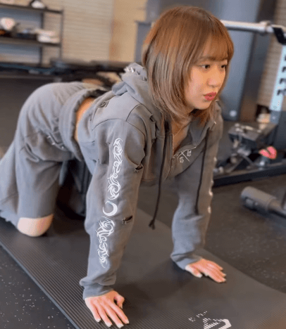 「美ボディはこうして造られるのか…」大人気アイドル、キュートなトレムービーを披露しファン・メロメロ「よくやったね、妹」