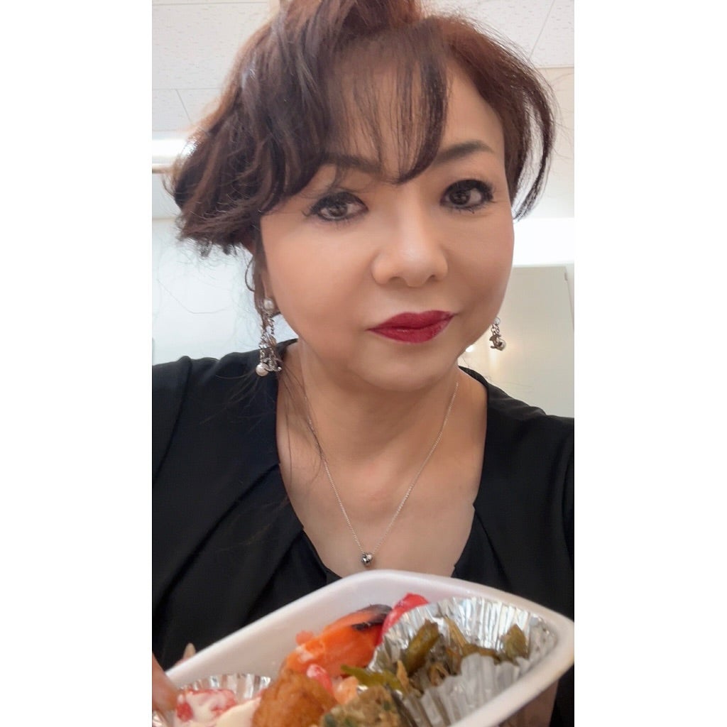 ハイヒール・モモコが弁当持参で『なんば花月』へ！