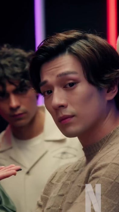 「みんな大好き！」新田真剣佑　話題のNetflixドラマの豪華共演陣とMVさながらなショットを公開