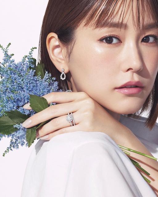 指輪きらり💍✨桐谷美玲の美人ショットが話題に💖「美玲ちゃん、素敵すぎます♡♡」