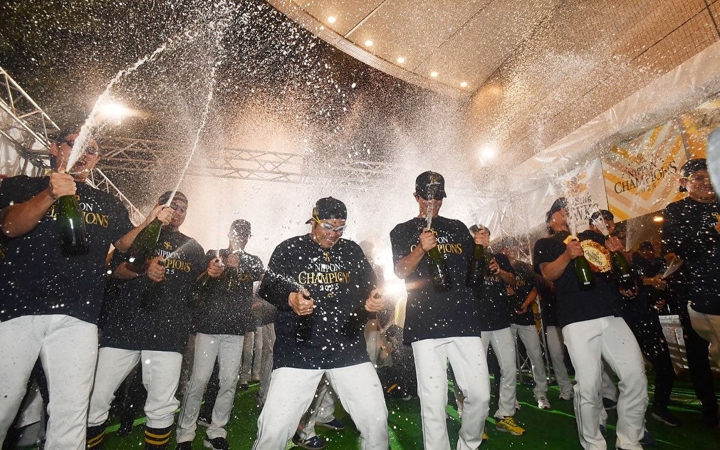 近藤健介、日本一達成に感謝！笑顔あふれる祝勝ショットが話題に