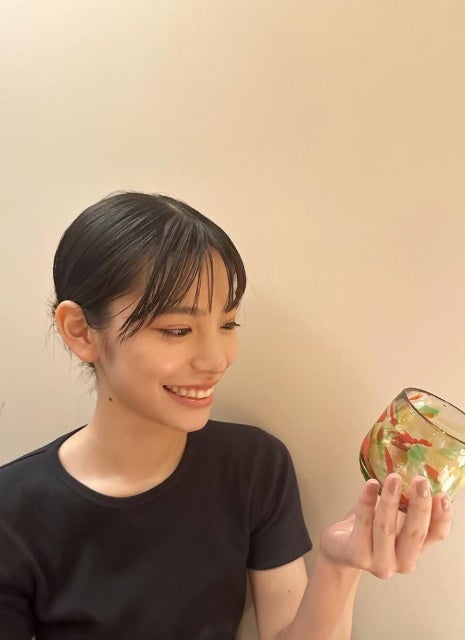 感動体験！當真あみが挑戦した吹きガラスで夏色の作品完成