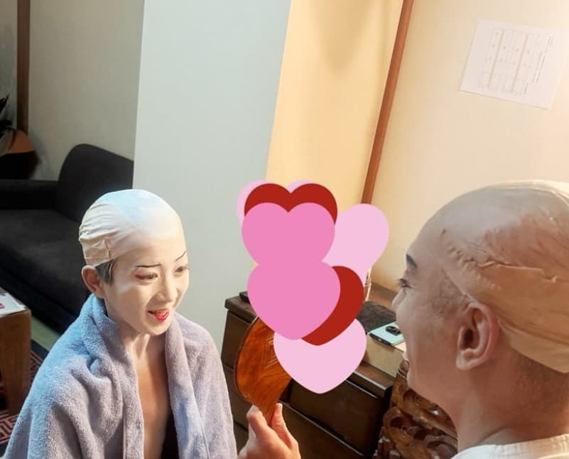 市川海老蔵、息子との舞台裏で見せる素顔の時間を公開