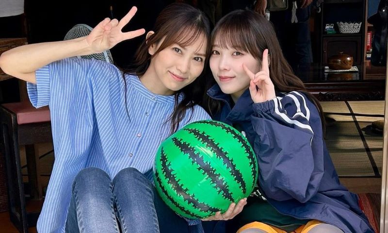 あのドラマ出演中の人気女優が可愛すぎる2ショットを公開「このコンピ最高です」