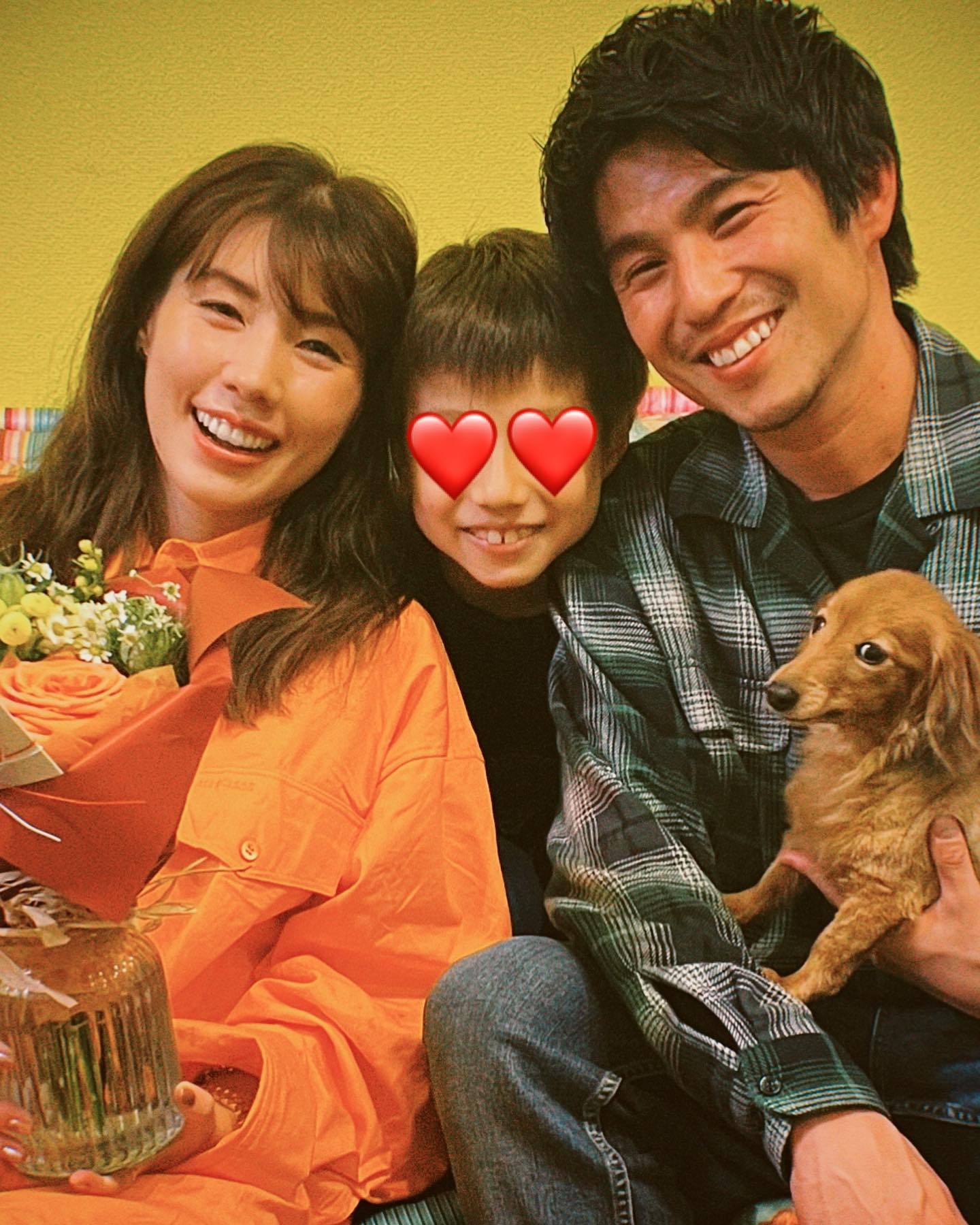 仲里依紗さんが結婚９周年記念日家族ショットを公開「素敵な家族😍」
