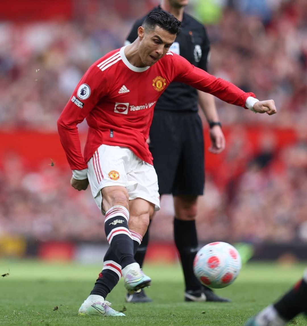 「この男は衰えを知らないのか？」37歳C・ロナウドのキャリア通算60回目ハットトリックに絶賛の嵐⚽️