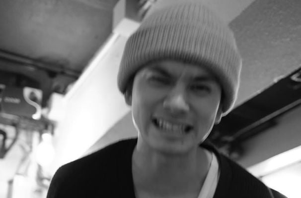 「いい写真すぎる！」北村匠海、ちょっとブレてる？けどカッコいいフォト(by 伊藤健太郎)に反響！