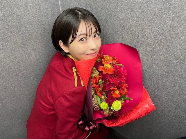 浜辺美波 バレンタインショットを公開🍫💖「バレンタインのせいにして...」