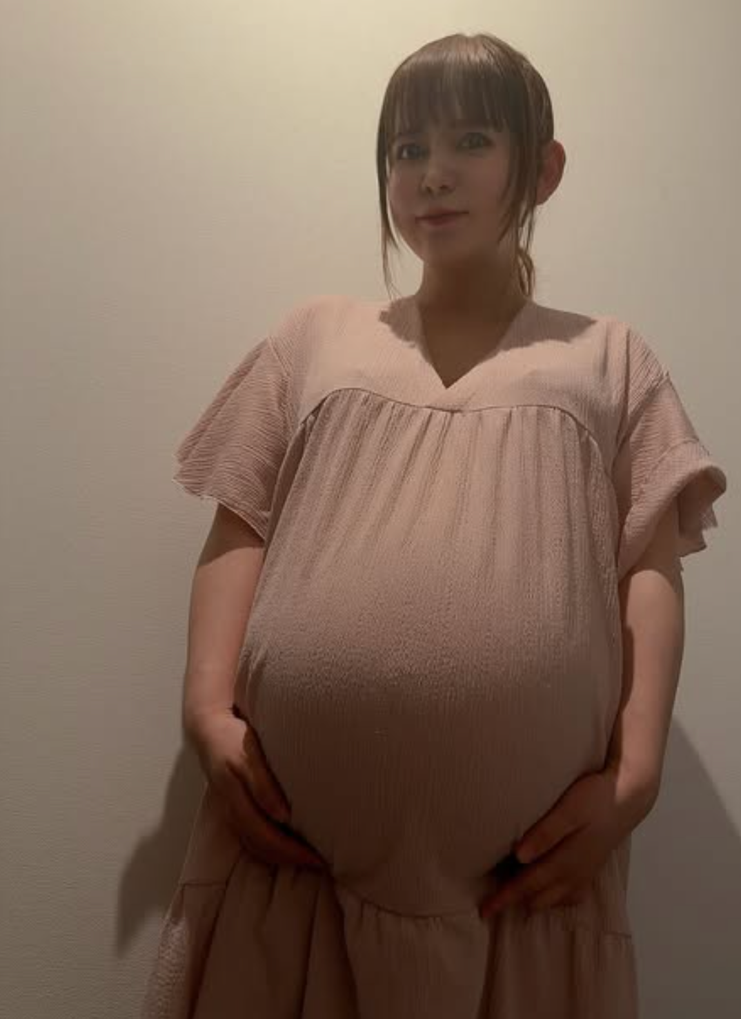 妊娠中の中川翔子、ふっくらお腹ショット公開…赤裸々な心境吐露に反響「〇〇が限界にきてます」