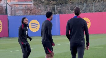 ラフィーニャのトリック炸裂！FCバルセロナのトレーニング風景に注目集まる