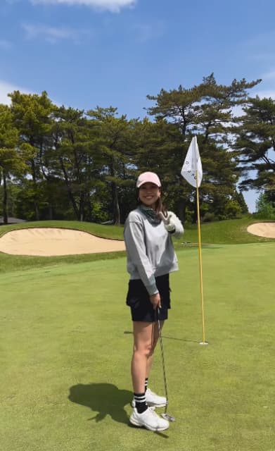 紺野ゆりがキレッキレのゴルフ動画を公開！