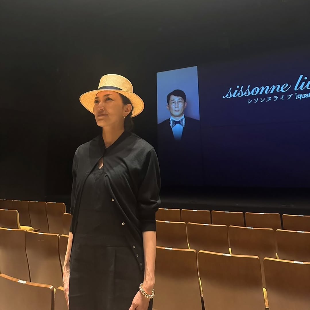 板谷由夏が“シソンヌライブ”で爆笑！？