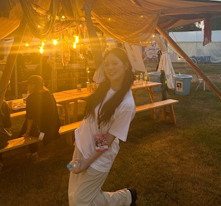 「夏の思い出1番目」NiziUメンバー 幻想的な夕焼けショット公開「めっちゃエモい」