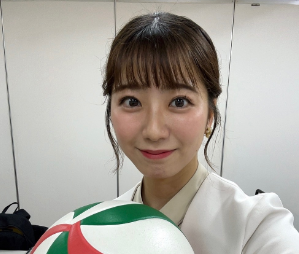 関テレ田中友梨奈アナ、春高バレー奈良大会取材後に熱い応援メッセージ！