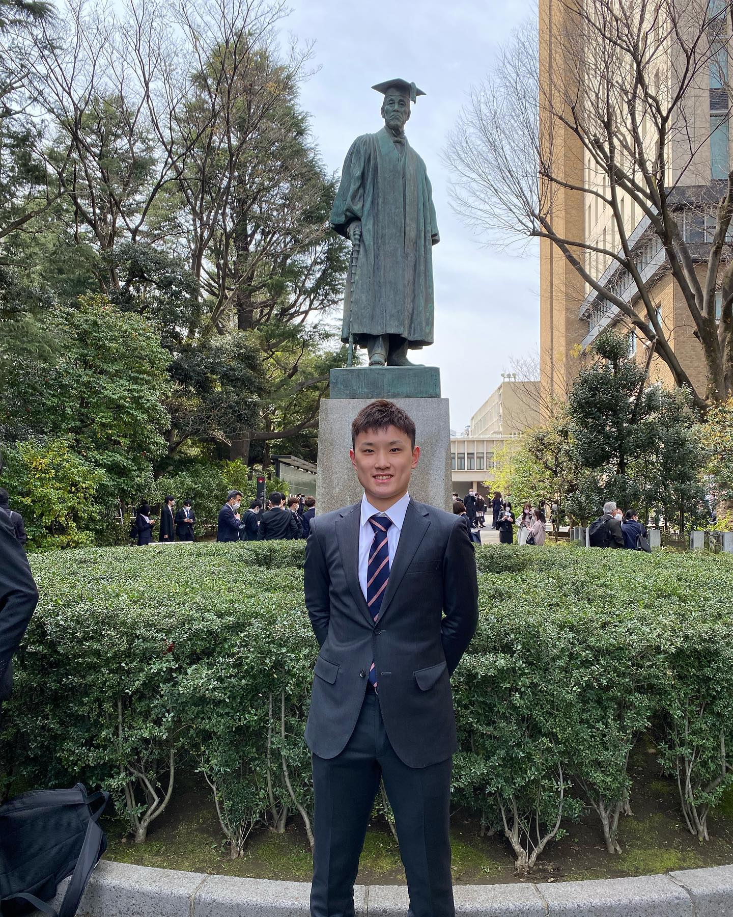 張本智和が早稲田大学に入学🎉「スーツ姿も髪もいいぞ 🌟🌟🌟」