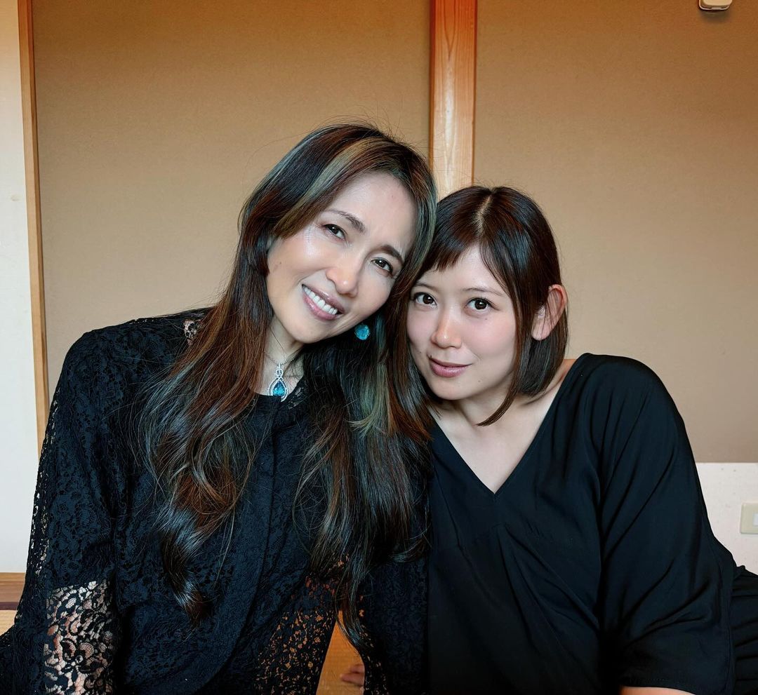 36歳絢香、キムタクの妻と2Sに反響「素晴らしき2ショット」「お二人とも素敵」