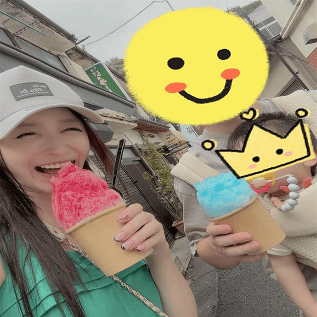 タレント・手島優「まだギリギリ夏！」家族旅行でかき氷を堪能する”うっとりシーン”