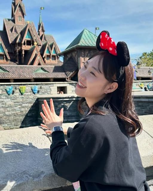 元U-22日本代表女子ハンドボール・石亀萌夏 中学時代の友達とディズニーシー